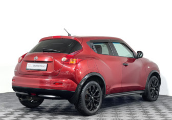 Подержанный автомобиль Nissan Juke 2011 года (5 фото)