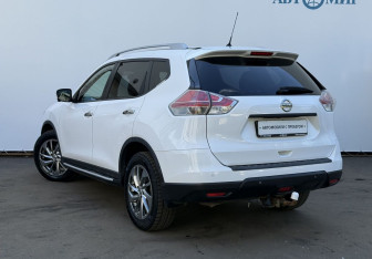 Подержанный автомобиль Nissan X-Trail 2015 года (7 фото)