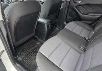 Подержанный автомобиль Kia Cerato Sedan 2018 года (10 фото)