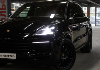Подержанный автомобиль Porsche Cayenne 2020 года (29 фото)