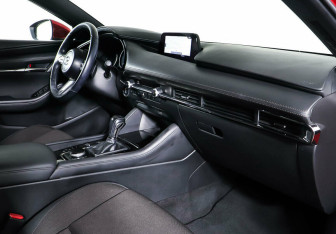 Подержанный автомобиль Mazda 3 Hatchback 2019 года (8 фото)