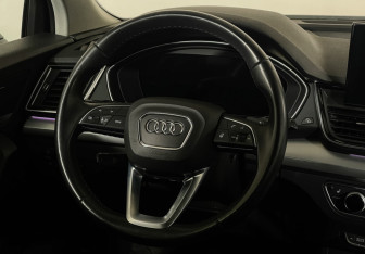 Подержанный автомобиль Audi Q5 2021 года (14 фото)