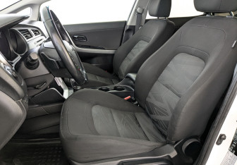 Подержанный автомобиль Kia Ceed Hatchback 2016 года (20 фото)