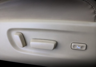 Подержанный автомобиль Toyota Alphard 2018 года (28 фото)