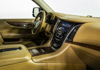 Подержанный автомобиль Cadillac Escalade Suv 2016 года (9 фото)