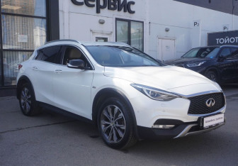 Подержанный автомобиль Infiniti QX30 2017 года (3 фото)