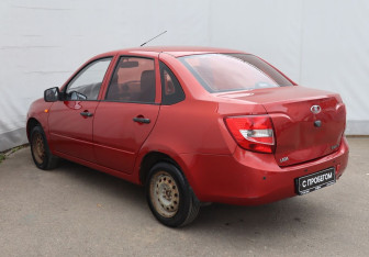 Подержанный автомобиль LADA (ВАЗ) Granta Sedan 2012 года (6 фото)