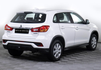 Подержанный автомобиль Mitsubishi ASX 2018 года (5 фото)