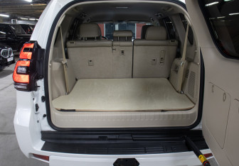 Подержанный автомобиль Toyota Land Cruiser Prado 2021 года (11 фото)