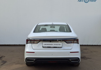 Подержанный автомобиль Omoda S5 2023 года (6 фото)