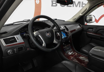 Подержанный автомобиль Cadillac Escalade Suv 2008 года (7 фото)