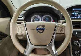 Подержанный автомобиль Volvo S80 2011 года (12 фото)