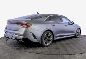 Подержанный автомобиль Kia K5 2020 года (5 фото)