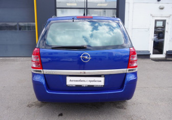 Подержанный автомобиль Opel Zafira Compactvan 2008 года (6 фото)