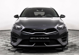 Подержанный автомобиль Kia Ceed Wagon 2021 года (2 фото)