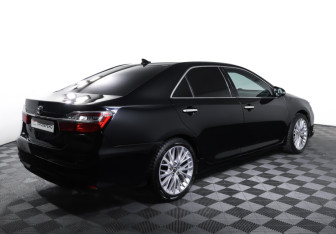 Подержанный автомобиль Toyota Camry Sedan 2017 года (5 фото)