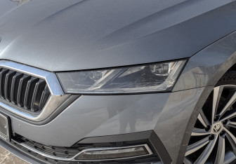 Подержанный автомобиль Skoda Octavia Liftback 2021 года (17 фото)