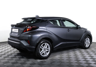 Подержанный автомобиль Toyota C-HR 2020 года (5 фото)