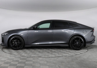 Подержанный автомобиль Changan UNI-V 2023 года (8 фото)