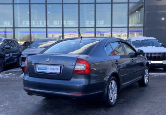 Подержанный автомобиль Skoda Octavia Liftback 2011 года (6 фото)
