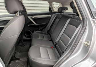 Подержанный автомобиль Geely Coolray 2022 года (14 фото)