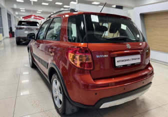 Подержанный автомобиль Suzuki SX4 Hatchback 2010 года (9 фото)