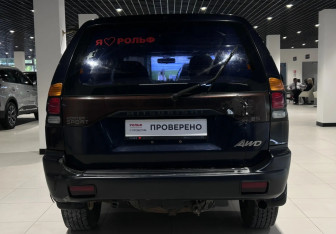 Подержанный автомобиль Mitsubishi Montero Sport 2001 года (6 фото)