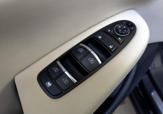 Подержанный автомобиль Infiniti QX50 2021 года (29 фото)