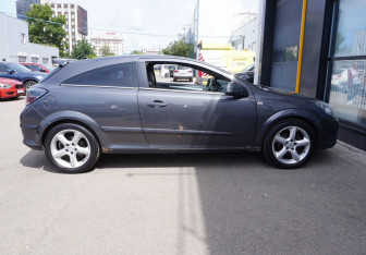 Подержанный автомобиль Opel Astra Hatchback 2010 года (4 фото)