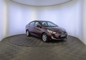Подержанный автомобиль Hyundai Solaris Sedan 2012 года (3 фото)