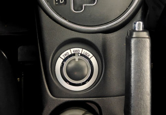 Подержанный автомобиль Citroen C4 Aircross 2012 года (17 фото)