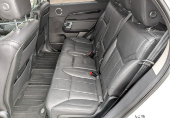 Подержанный автомобиль Land Rover Discovery 2017 года (12 фото)