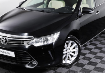 Подержанный автомобиль Toyota Camry Sedan 2012 года (25 фото)