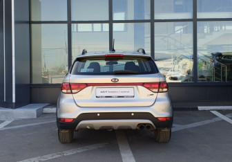 Подержанный автомобиль Kia Rio Hatchback 2018 года (6 фото)