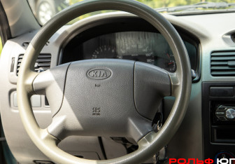 Подержанный автомобиль Kia Rio Sedan 2004 года (10 фото)