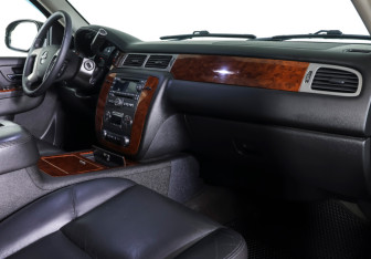 Подержанный автомобиль Chevrolet Tahoe 2012 года (12 фото)