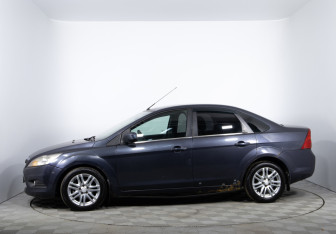 Подержанный автомобиль Ford Focus Sedan 2008 года (8 фото)