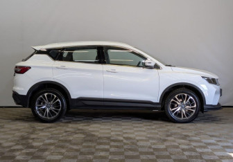 Подержанный автомобиль Geely Coolray 2023 года (4 фото)