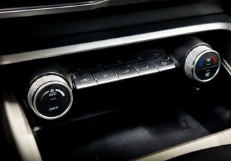 Подержанный автомобиль Geely Coolray 2022 года (26 фото)