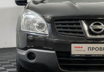 Подержанный автомобиль Nissan Qashqai 2008 года (14 фото)