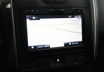 Подержанный автомобиль Renault Duster 2017 года (9 фото)