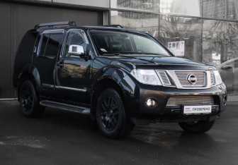 Подержанный автомобиль Nissan Pathfinder 2012 года (3 фото)