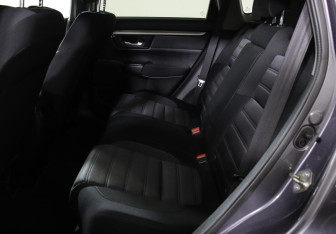 Подержанный автомобиль Honda CR-V 2018 года (11 фото)