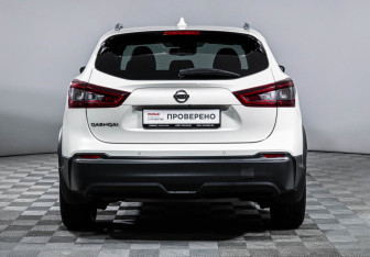 Подержанный автомобиль Nissan Qashqai 2021 года (6 фото)