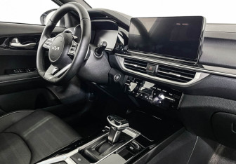Подержанный автомобиль Kia K3 Sedan 2023 года (9 фото)