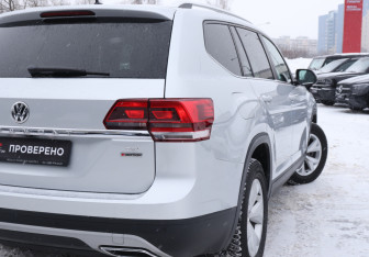 Подержанный автомобиль Volkswagen Teramont 2018 года (19 фото)