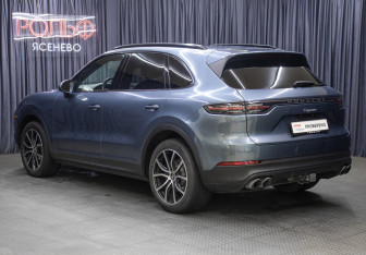 Подержанный автомобиль Porsche Cayenne 2019 года (7 фото)