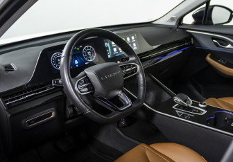 Подержанный автомобиль Omoda C5 2022 года (11 фото)