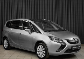 Подержанный автомобиль Opel Zafira Minivan 2013 года (3 фото)