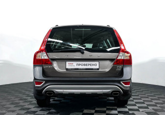 Подержанный автомобиль Volvo XC70 2011 года (6 фото)